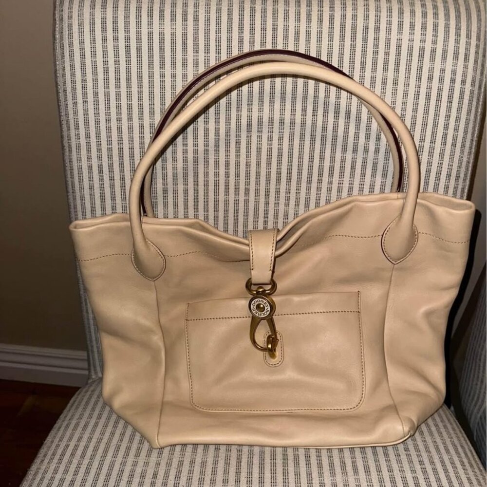 Dooney & Bourke Purse with Logo Lock – Excellent Condition